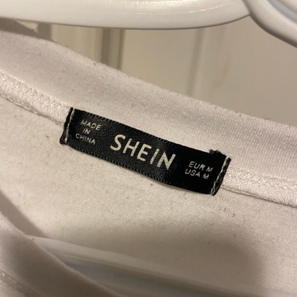 SHEIN Cropped Graphic Tee - Picture 2 of 3